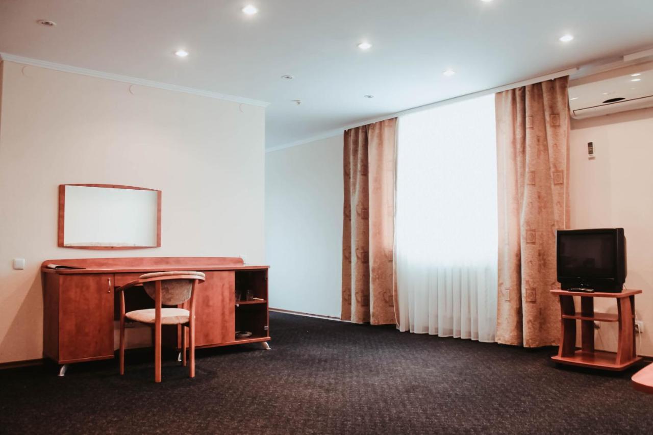 Kanna Hotel Askania-Nova Ngoại thất bức ảnh